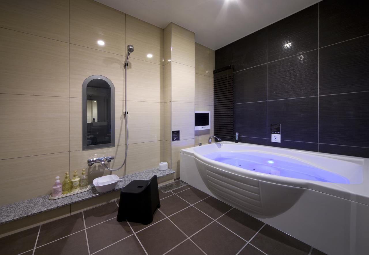 Jewel Hotel Luxury Modern (Adults Only) Miyoshi  Экстерьер фото